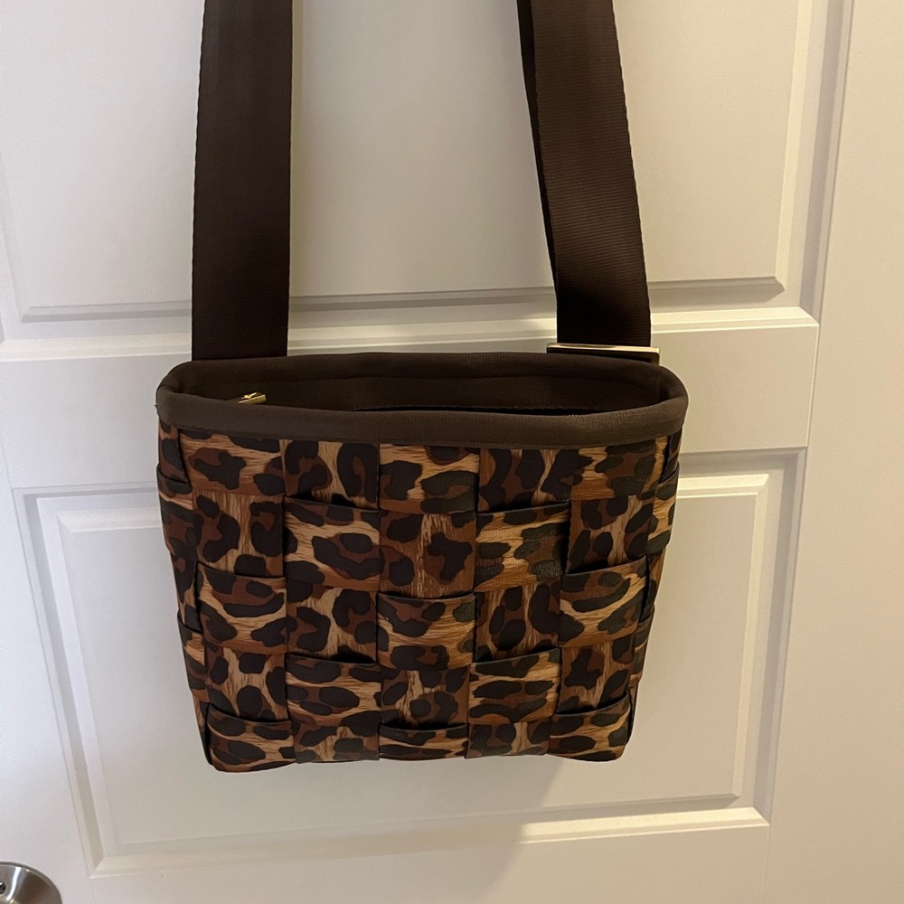 Harvey’s seatbelt bag Brown Leopard Print Crossbody